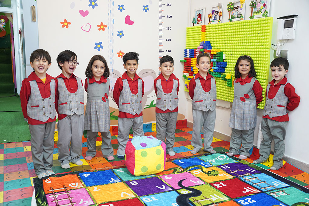 مهد کودک و پیش دبستان تکتامهد آراسته